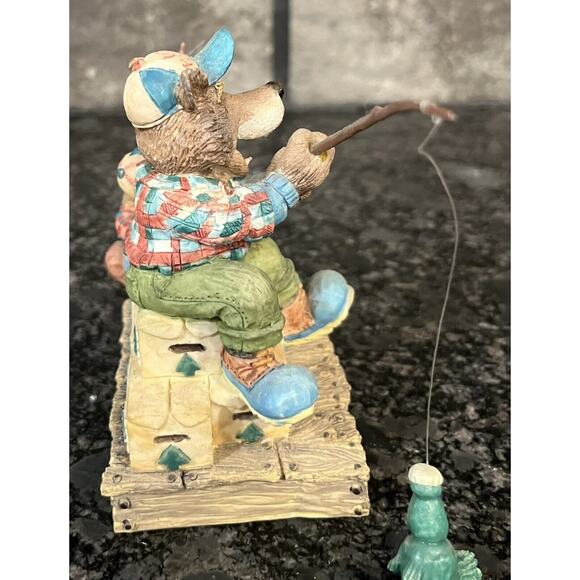 Enesco Moose Creek Crossing “I Caught My Quota of Bottle Bass” 1995 Wolf #170526 - Picture 5 of 8